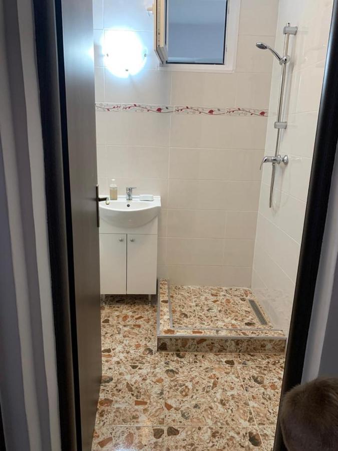 Rene Ap Apartment Cisnadie Luaran gambar